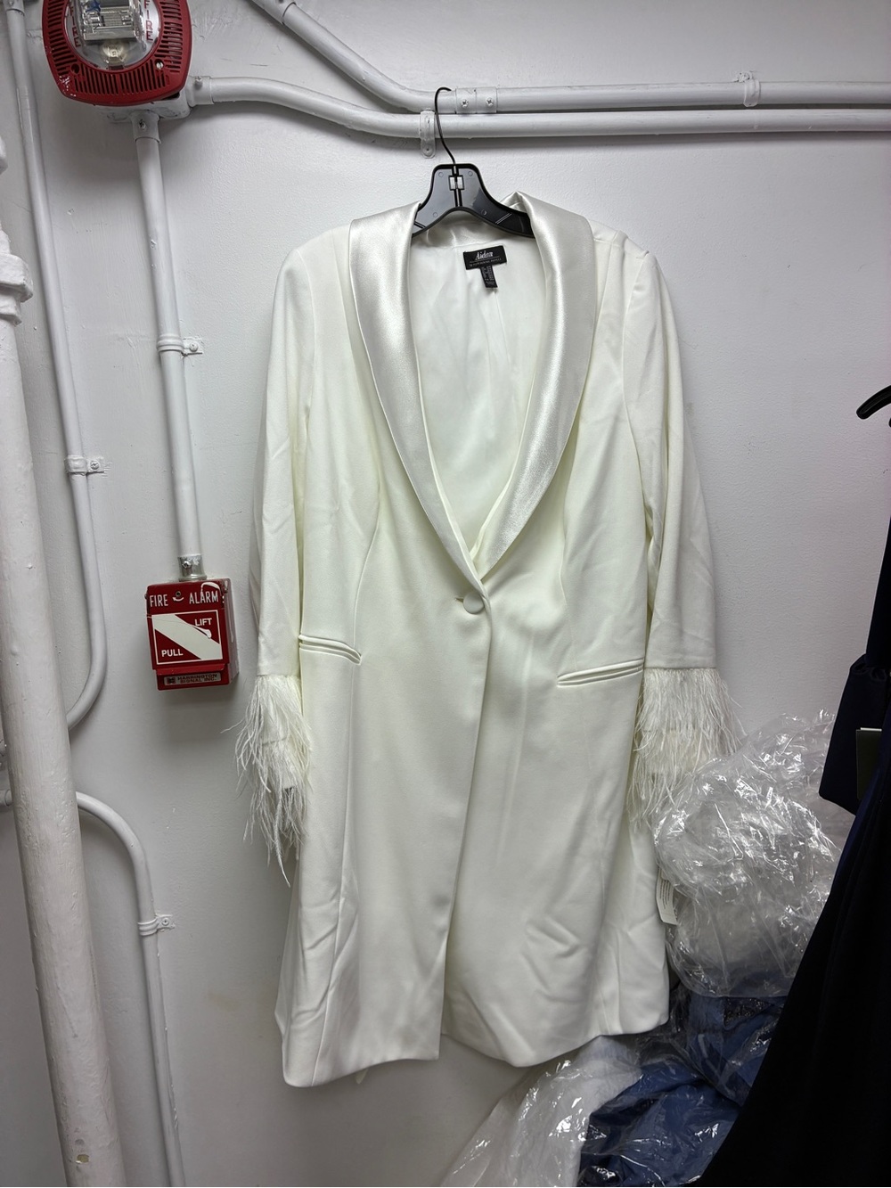 Aidan Mattox Size 20W White Feather Cuff Tuxedo Blazer Dress NWT GALA Cocktail - Picture 9 of 15